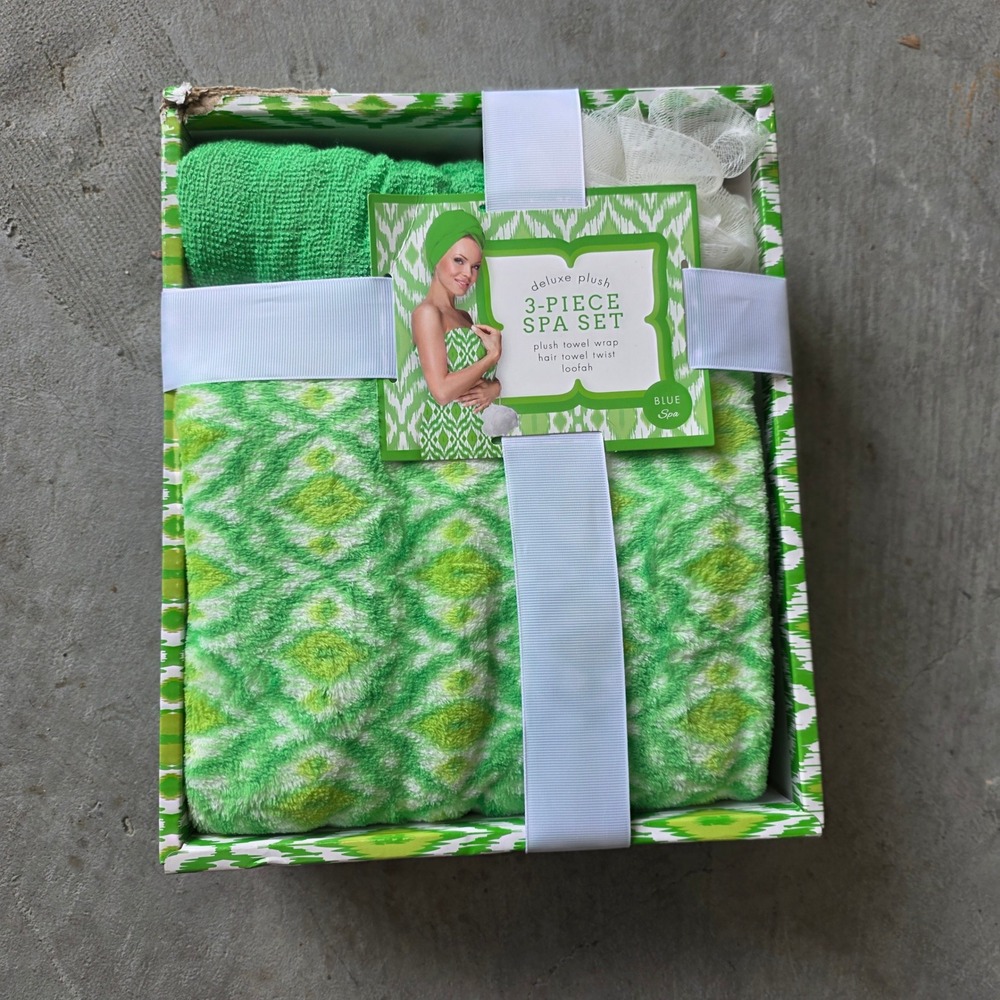 Deluxe Plush 3‎ Piece Spa Set Green Ikat Bath Wrap Hair Towel Twist Loofah NEW